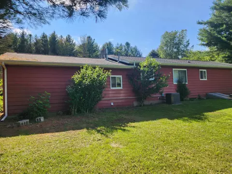 Exterior - 4572 N Elevator, Pinconning, MI 48650 photo 3 of 5