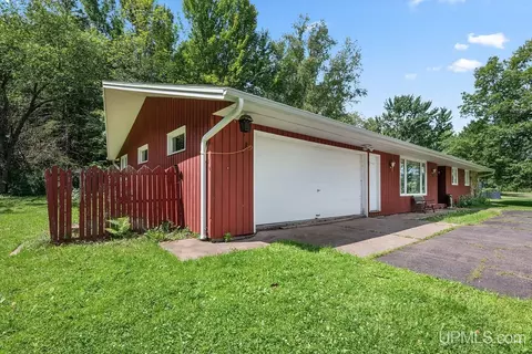 105 Black Riv, Bessemer, MI 49911