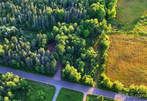 16024 Bellaire, Baraga, MI 49908