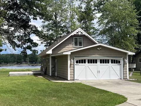 2682 W River Dr, Gladwin, MI 48624 photo 2