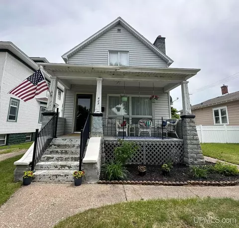 425 S 11th, Escanaba, MI 49829