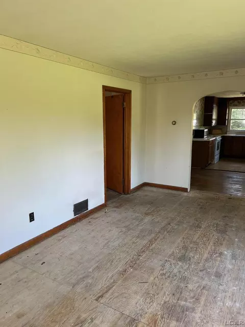 2525 E Vly, Adrian, MI 49221 photo 6