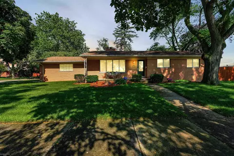 30608 Taylor, Saint Clair Shores, MI 48082