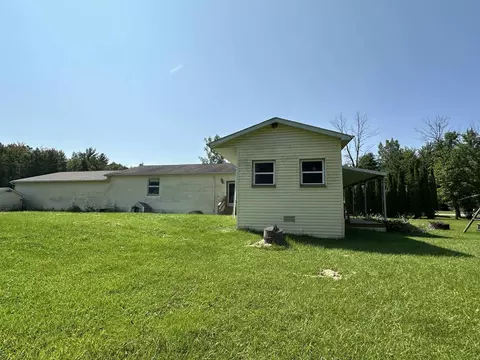 Exterior - 5202 Middle Rd, Hope, MI 48628 photo 4 of 9