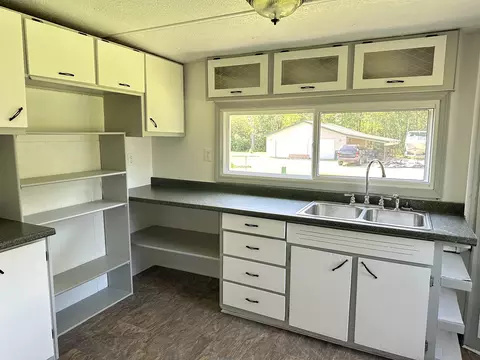 Kitchen - 5202 Middle Rd, Hope, MI 48628 photo 2 of 5