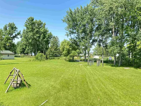 Exterior - 5202 Middle Rd, Hope, MI 48628 photo 6 of 9