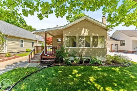 1111 Henry, Saint Clair, MI 48079