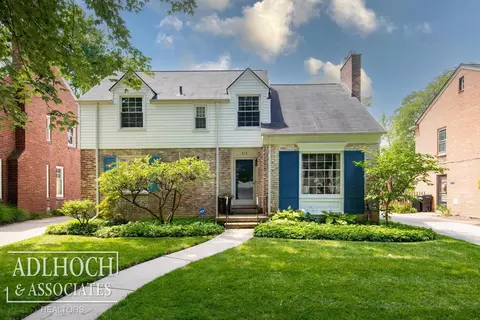 313 Mount Vernon, Grosse Pointe Farms, MI 48236