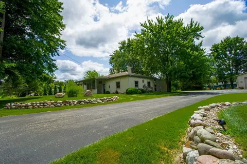 4840 E Wackerly, Midland, MI 48642 photo 2