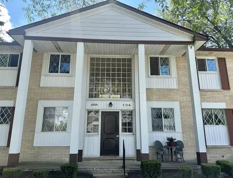 29281 Hayes # 15, Warren, MI 48088