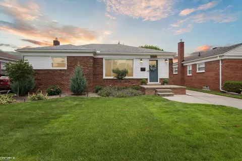 22443 Mylls, Saint Clair Shores, MI 48081
