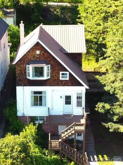 235 Wright, Hancock, MI 49930