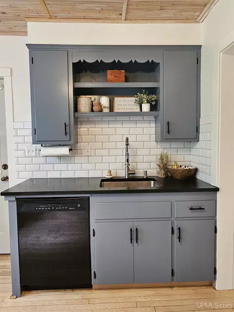 235 Wright, Hancock, MI 49930 photo 21
