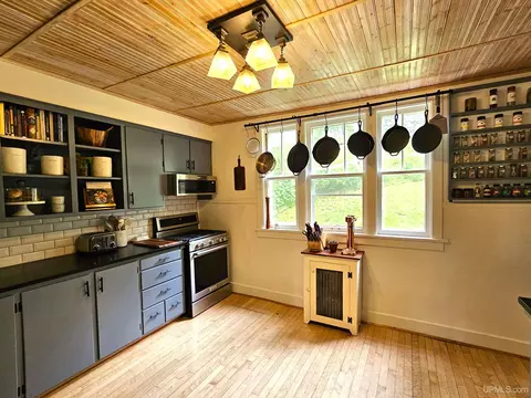 235 Wright, Hancock, MI 49930 photo 18