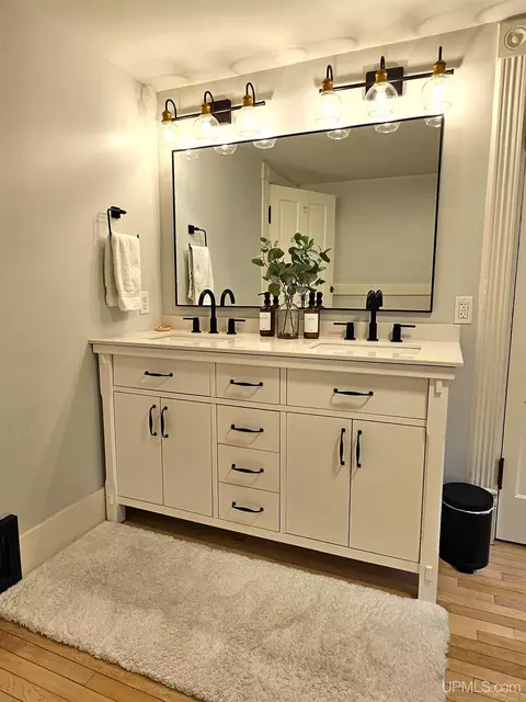 235 Wright, Hancock, MI 49930 photo 32