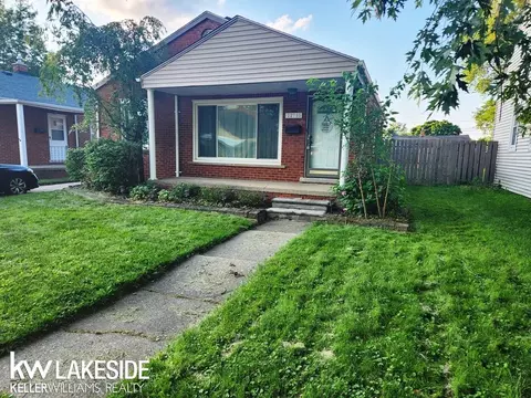 22705 Visnaw, Saint Clair Shores, MI 48081