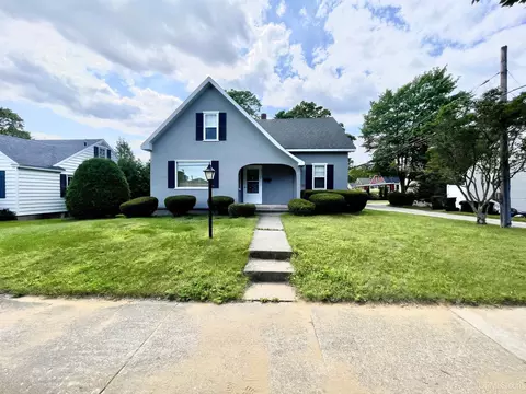 912 S 16th, Escanaba, MI 49829