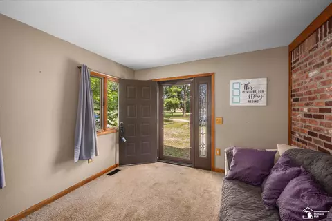 Entry Way - 125 Smith, Temperance, MI 48182 photo 1 of 4