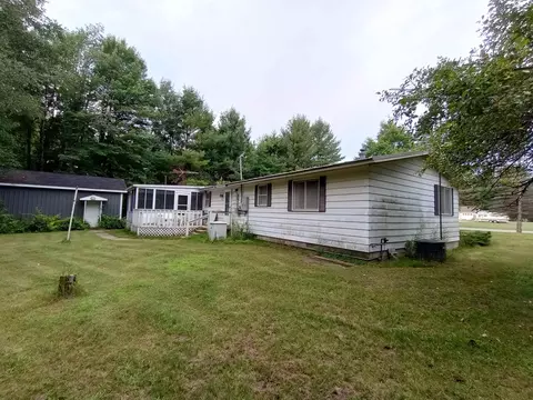 716 N Hockaday, Gladwin, MI 48624 photo 3