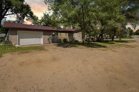 301 N N Spg, Gladwin, MI 48624 photo 2