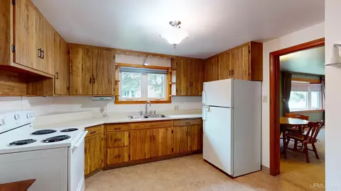 140 N Daisy, Ishpeming, MI 49849 photo 9