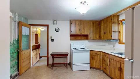 140 N Daisy, Ishpeming, MI 49849 photo 25