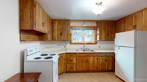 140 N Daisy, Ishpeming, MI 49849 photo 8