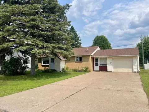 140 N Daisy, Ishpeming, MI 49849 photo 2