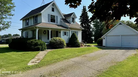 1544 N Hickory, Owosso, MI 48867