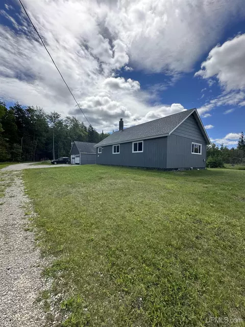 3828 9th, Bark River, MI 49807