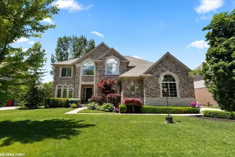 39185 Nautical, Harrison Township, MI 48045