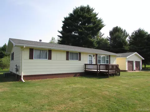 22 Tuttle, L'anse, MI 49946