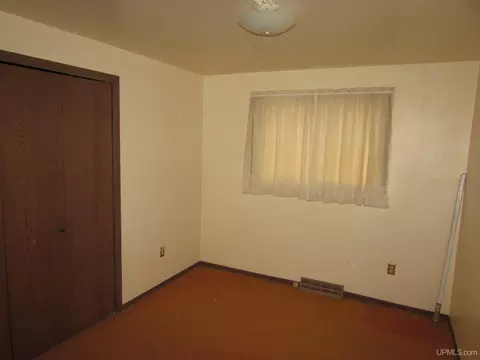 Bedroom - 22 Tuttle, L'anse, MI 49946 photo 4 of 4