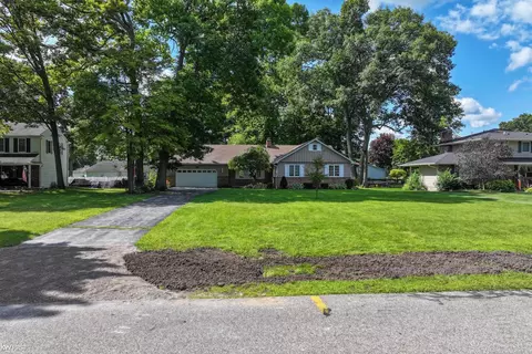 563 18th, Marysville, MI 48040