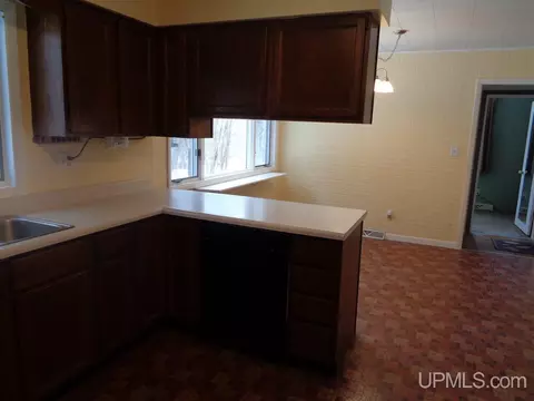 830 N Main, L'anse, MI 49946 photo 9