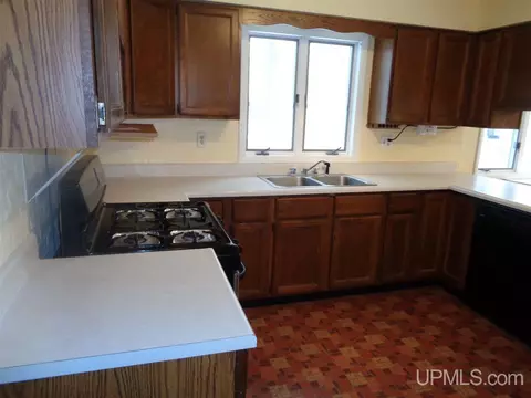 830 N Main, L'anse, MI 49946 photo 8