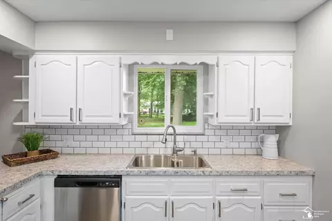7572 Seneca, Temperance, MI 48182 photo 14