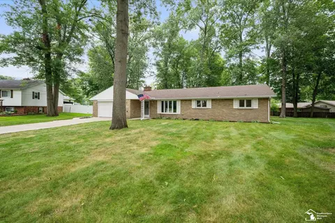 7572 Seneca, Temperance, MI 48182 photo 4