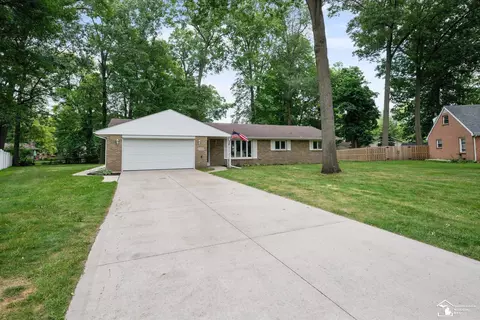 7572 Seneca, Temperance, MI 48182 photo 2