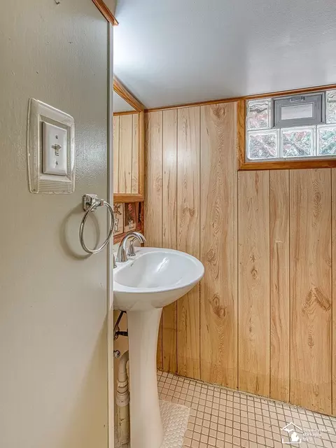 Bath - 303 N Roessler, Monroe, MI 48162 photo 3 of 4