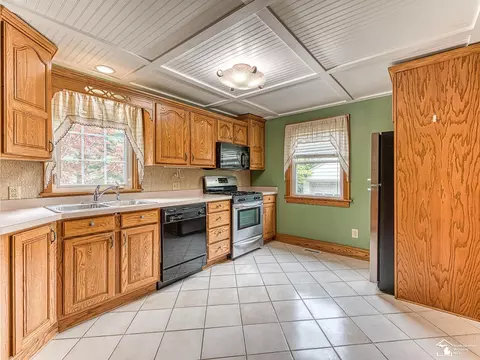 Kitchen - 303 N Roessler, Monroe, MI 48162 photo 1 of 3
