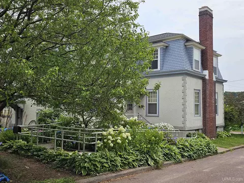 205 Montezuma, Hancock, MI 49930