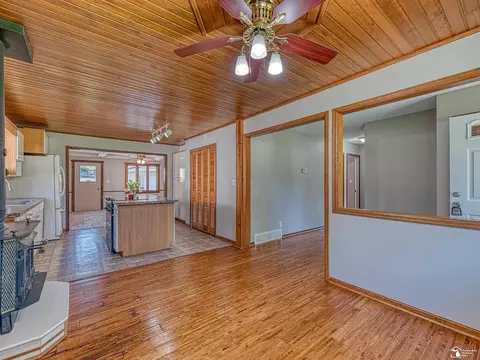 1102 Feltis, Temperance, MI 48182 photo 7