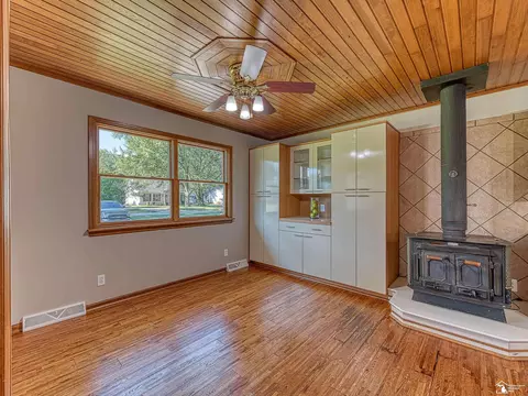 1102 Feltis, Temperance, MI 48182 photo 10