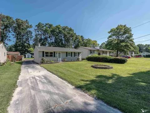 1102 Feltis, Temperance, MI 48182 photo 2