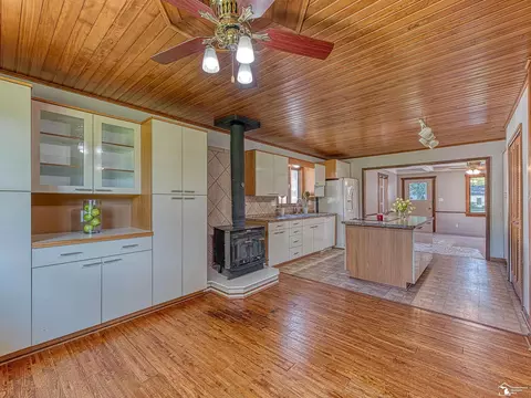 1102 Feltis, Temperance, MI 48182 photo 12