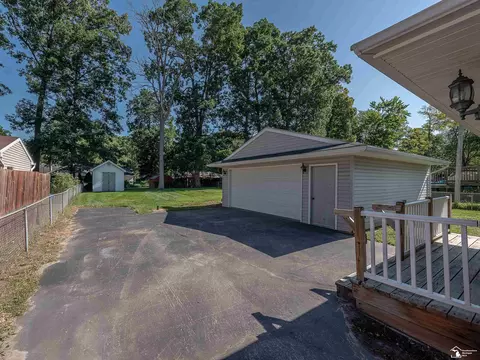 1102 Feltis, Temperance, MI 48182 photo 30