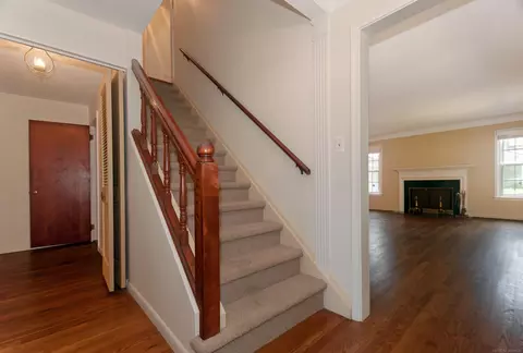 55 Roslyn, Grosse Pointe Shores, MI 48236 photo 4