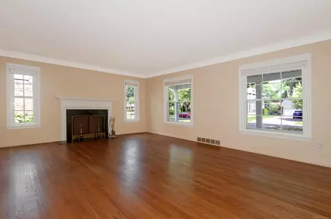 55 Roslyn, Grosse Pointe Shores, MI 48236 photo 7