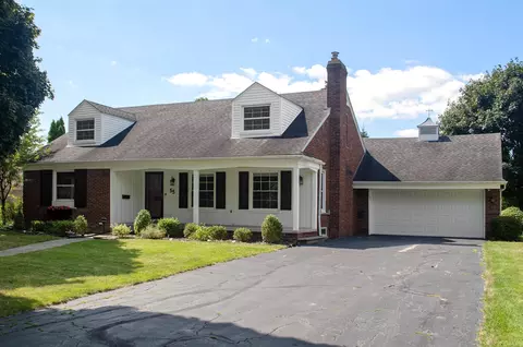 55 Roslyn, Grosse Pointe Shores, MI 48236 photo 2